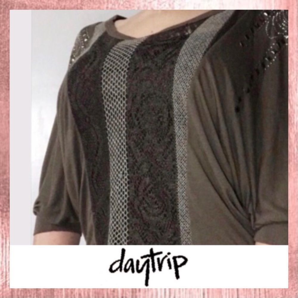 Daytrip Buckle Green Studded Dolman Sleeve Top XS